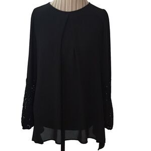 Karen Kane size small black blouse perfect condition classic look lace sleeves